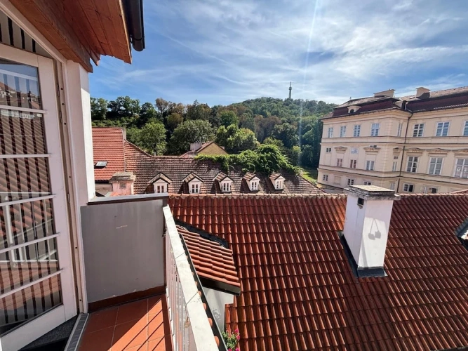 Standard Atrium View Double room with balcony