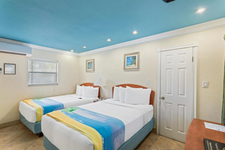 Bayview Plaza Waterfront Resort
