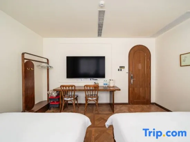 Quadruple Suite