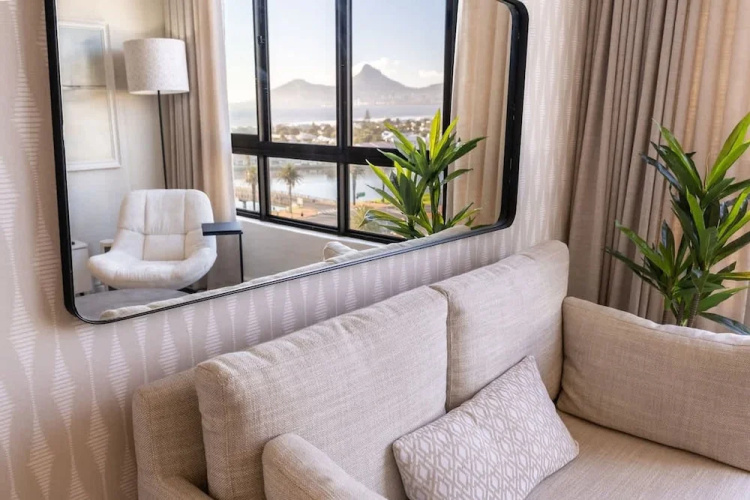 Modern 1 bed Table Mountain View Hideaway