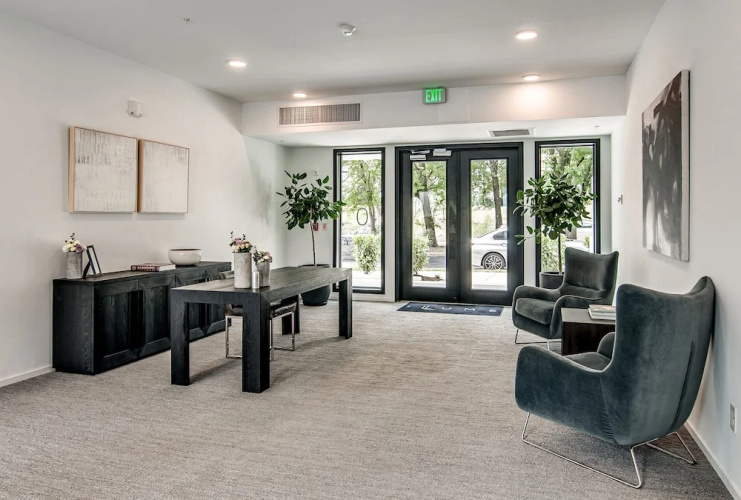 Illume All-suite Corner Unit Overlooking Pool 2 Bedroom Condo
