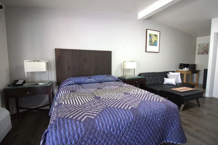Golden Kent Motel
