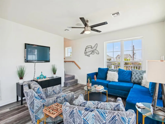 Beach Rays by Ryson Vacation Rentals