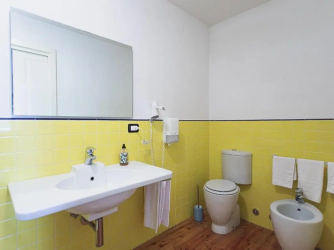 Standard Triple room