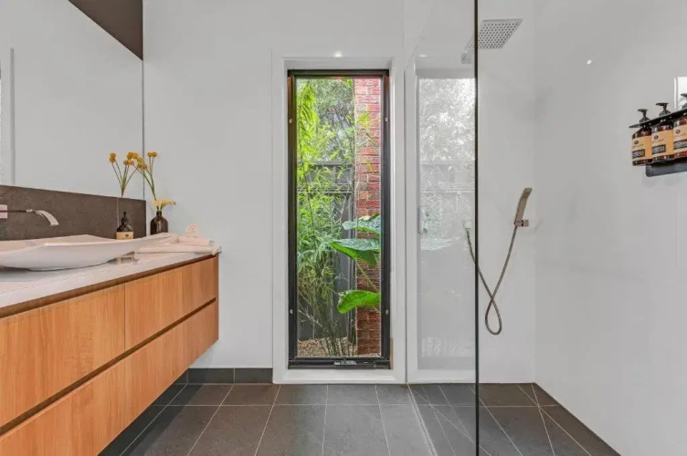 Villa Simone - Tranquil Hideaway in the Heart of Echuca