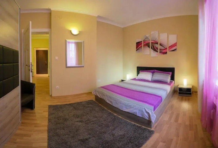 Guest House 32