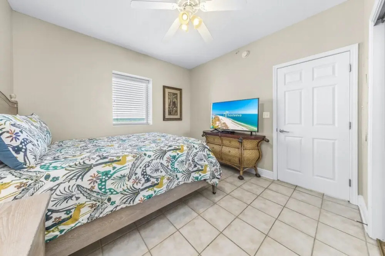 San Carlos Unit 607
