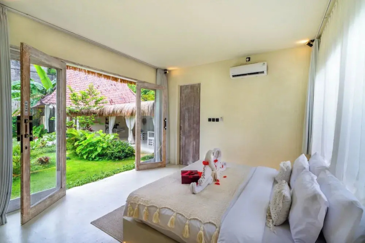 Villa Laguna by Pertama Management