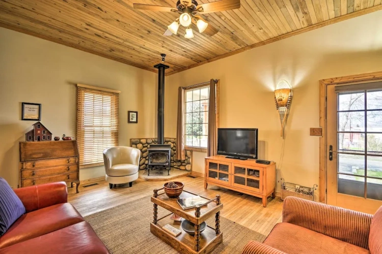 3 Bedrooms Cottage