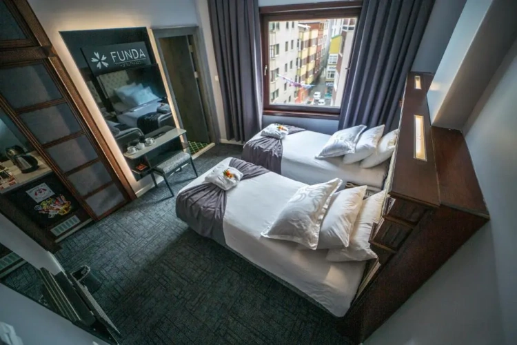 Standard Twin room with city view