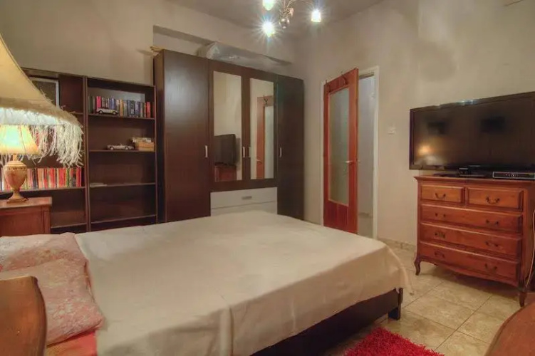 Alexandros Villa