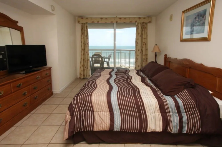Crescent Shores 706 (South Tower) by RedAwning