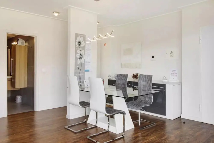 1 Bed Apartment Sleeps 4 With Pool