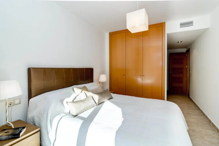 PC-Comfy 2 bedroom apt center Estepona