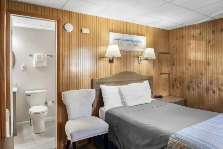 Lark Motel