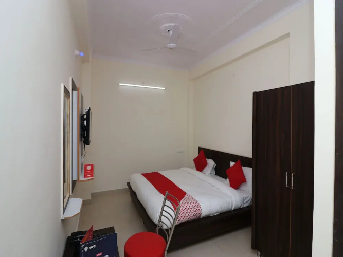 OYO 14825 Hotel Siddheshwar