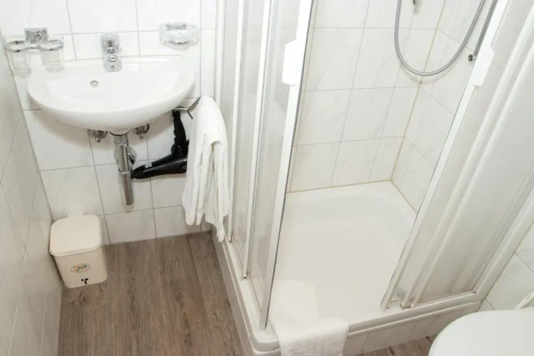 Economy Triple room