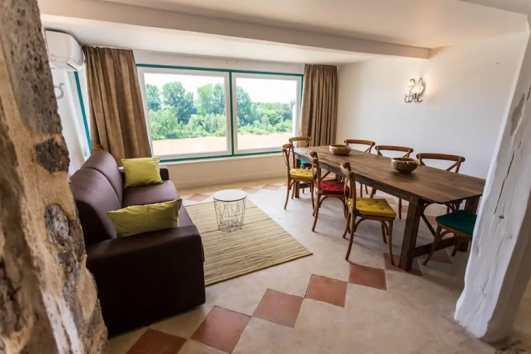 Comfort room with balcony