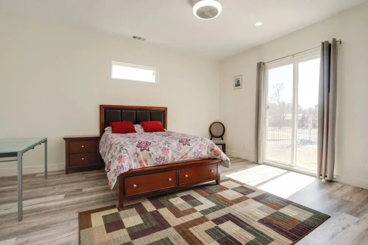 Spacious Lake Highland Townhome W/ Pool!