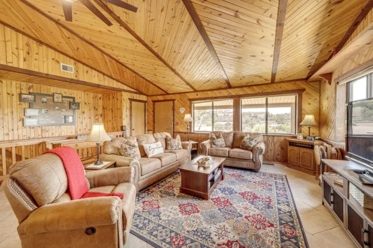 Mtn & Golf Course Views: Payson Retreat!