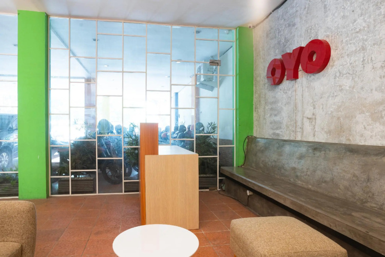 OYO Flagship 1575 Urban 18