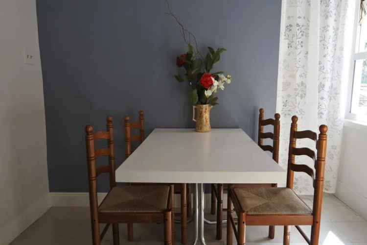 Black Rooster Guesthouse
