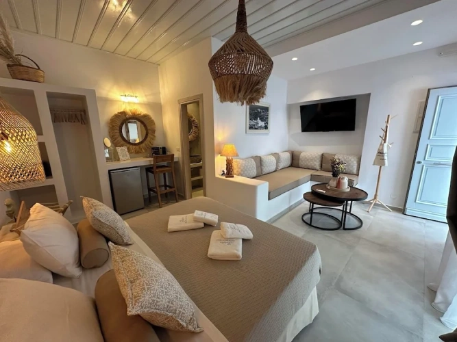 Standard Triple room