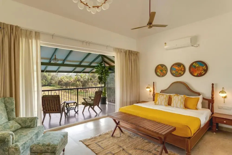 Field View Villa With Pool Perfect for Big Groups