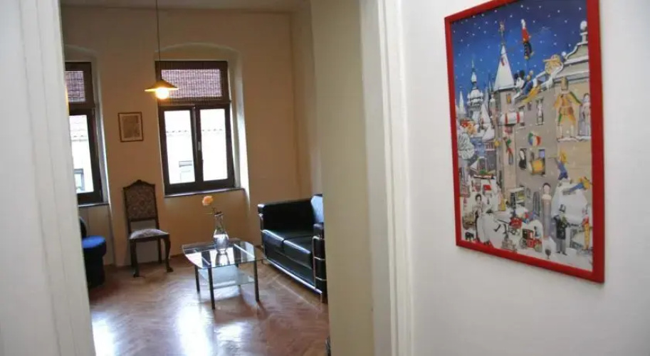 Green Garden Apartment