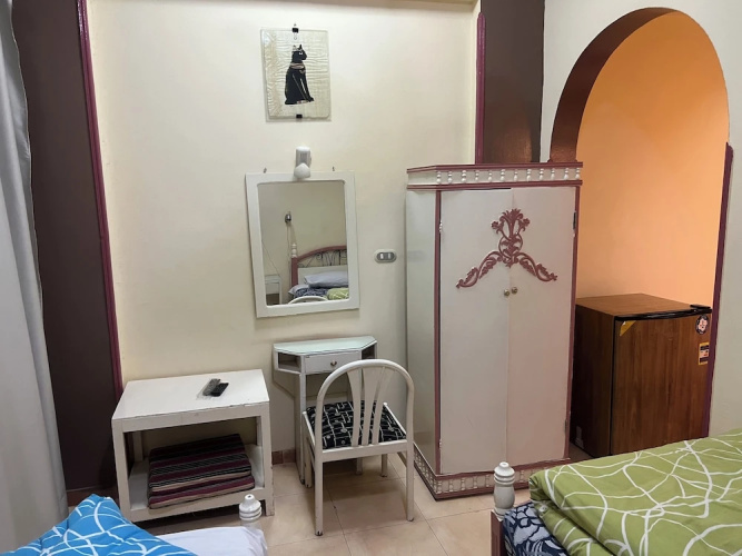 Elphardous Hotel