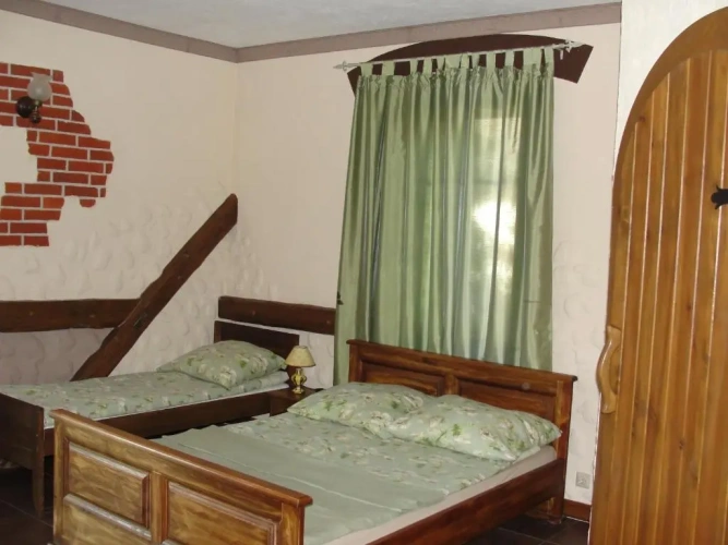 Standard Triple room
