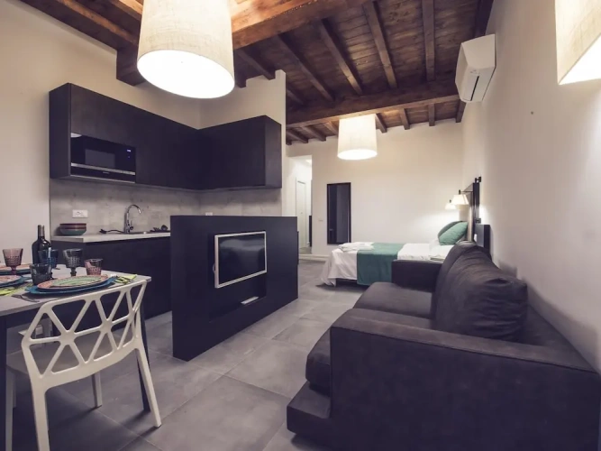 2 Bedrooms Apartment