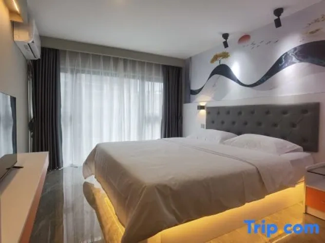 Standard Double room with city view