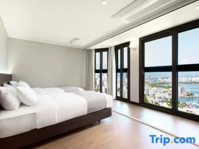 Superior Twin room with lake view
