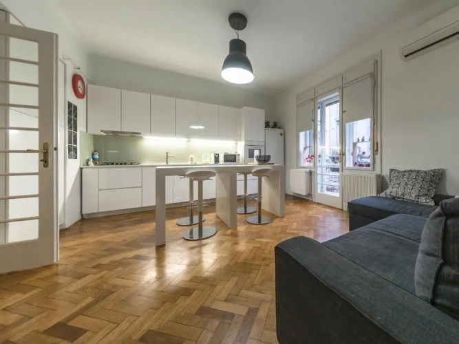 2 Bedrooms Apartment