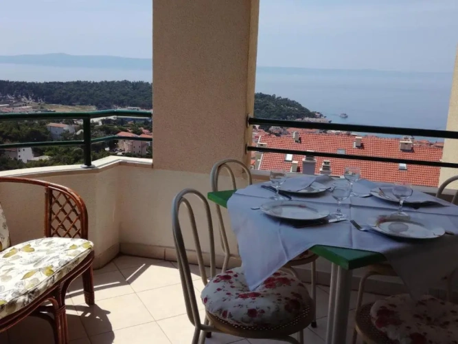 1 Bedroom Apartment with balcony and with sea view