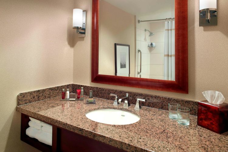 Marriott New Orleans Metairie at Lakeway photo 10