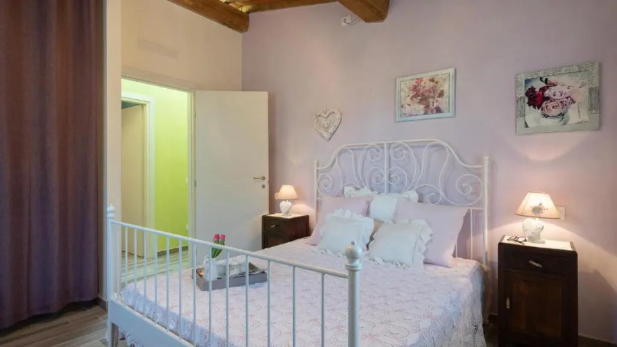 AI DUE CUORI 4, Emma Villas