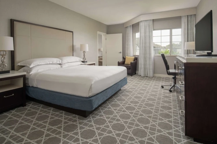 Deluxe Double room with balcony and with courtyard view