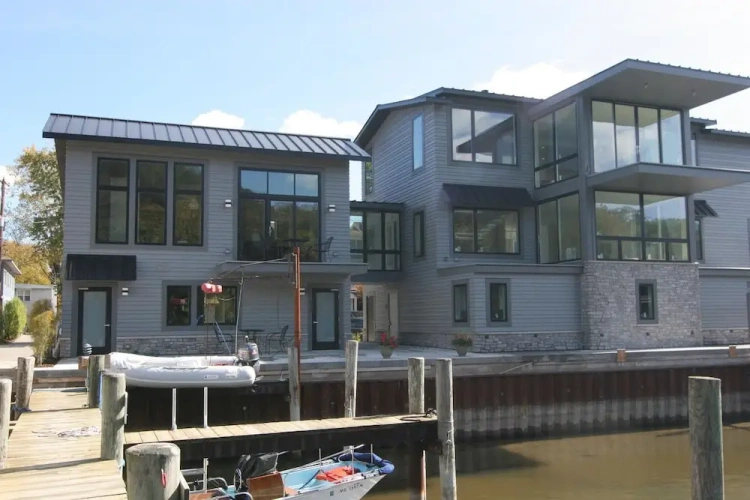 1 Bedroom Standard room with lake view