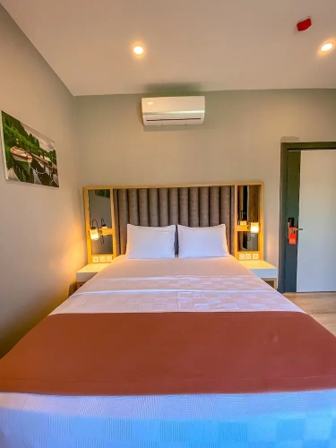 Deluxe Double room with city view
