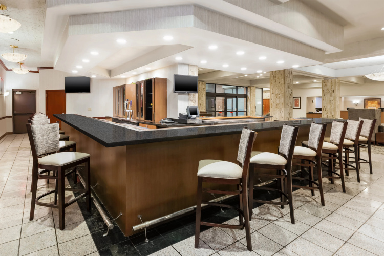Crowne Plaza Columbus North Worthington photo 27