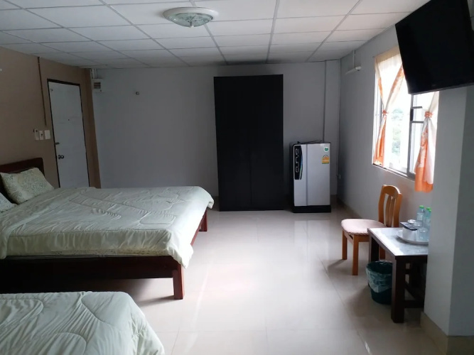 New Wanchai Hotel Pakchong