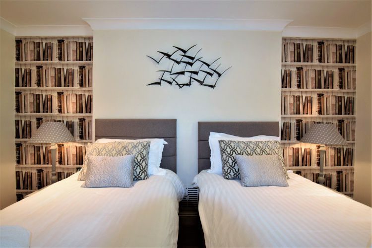 Your Apartment Meridian Place