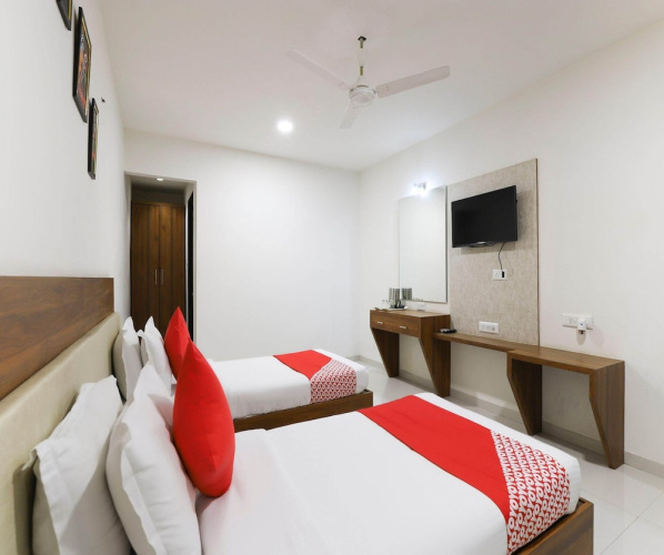 Hotel O Iskcon Temple Navasari
