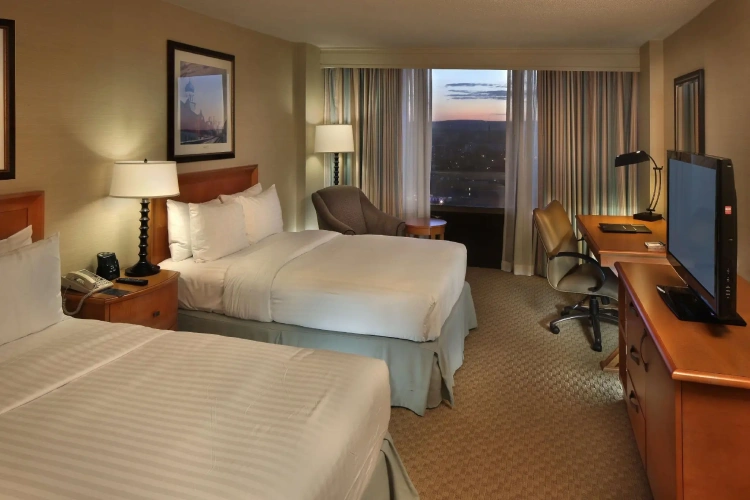 Standard Quadruple Club room