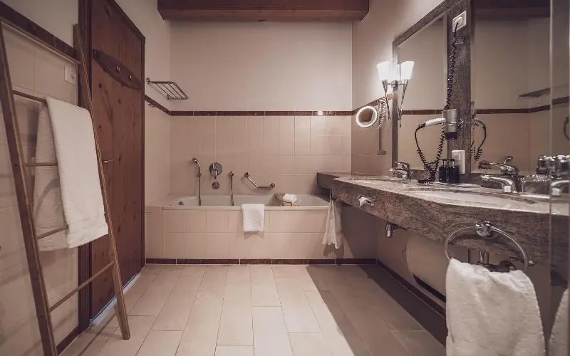 Classic Twin room with balcony