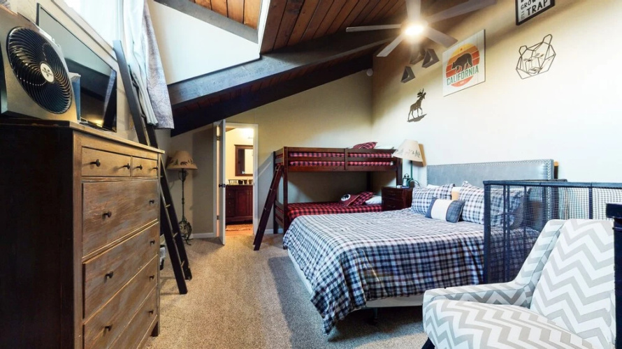 Chamonix #72 2 Bedroom Condo by Redawning