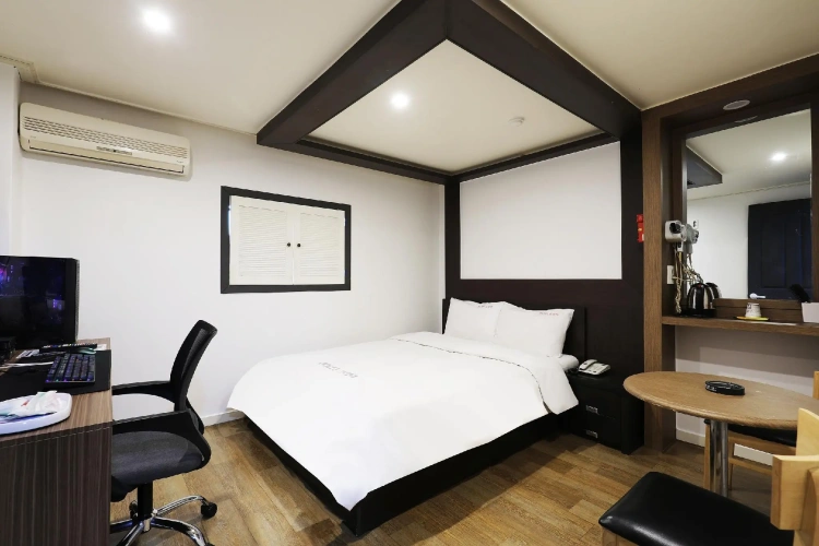 Standard Family room