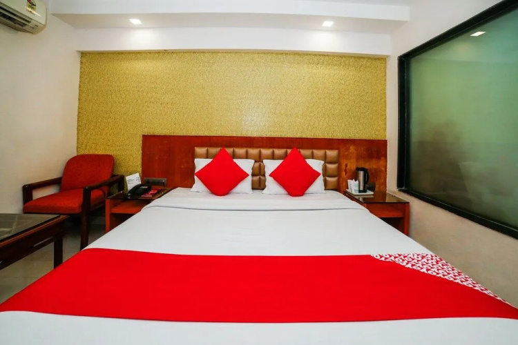 OYO 22953 Hotel Shelter